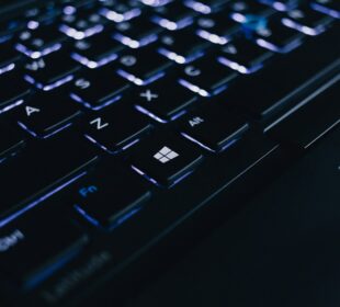 black computer keyboard