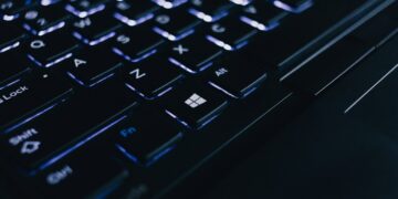 black computer keyboard