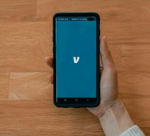 black samsung android smartphone displaying blue screen